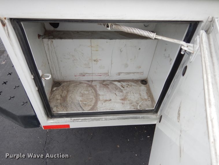 image for item DJ4386 2015 Ford F250 Super Duty XL  Crew Cab utility bed pickup truck