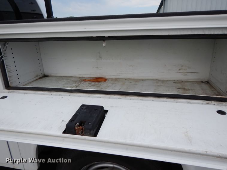 image for item DJ4386 2015 Ford F250 Super Duty XL  Crew Cab utility bed pickup truck