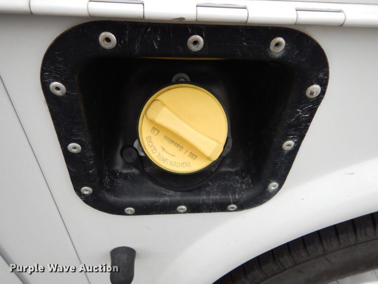 image for item DJ4386 2015 Ford F250 Super Duty XL  Crew Cab utility bed pickup truck