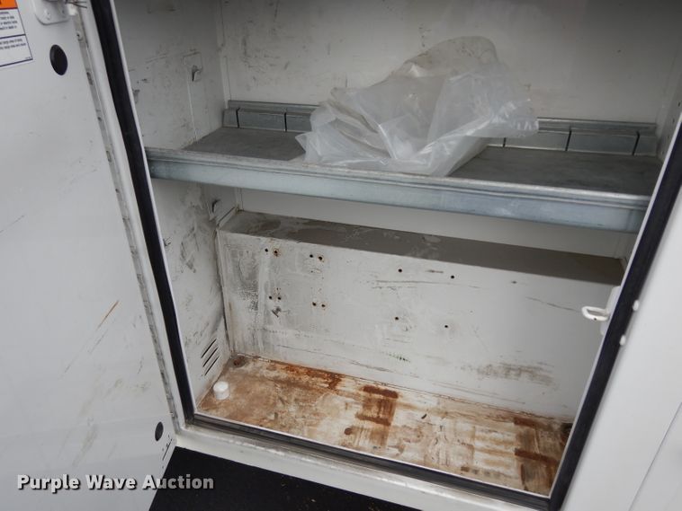 image for item DJ4386 2015 Ford F250 Super Duty XL  Crew Cab utility bed pickup truck