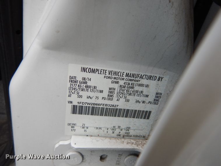 image for item DJ4386 2015 Ford F250 Super Duty XL  Crew Cab utility bed pickup truck