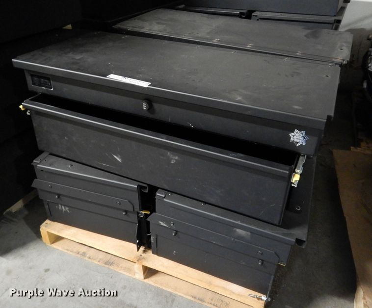 image for item HY9542 (4) Setina truck vaults