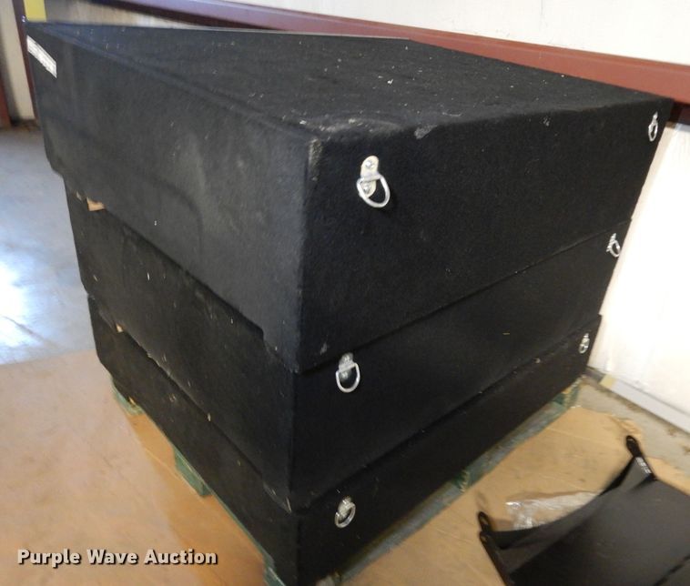 image for item HY9548 (3) Truckvault vaults