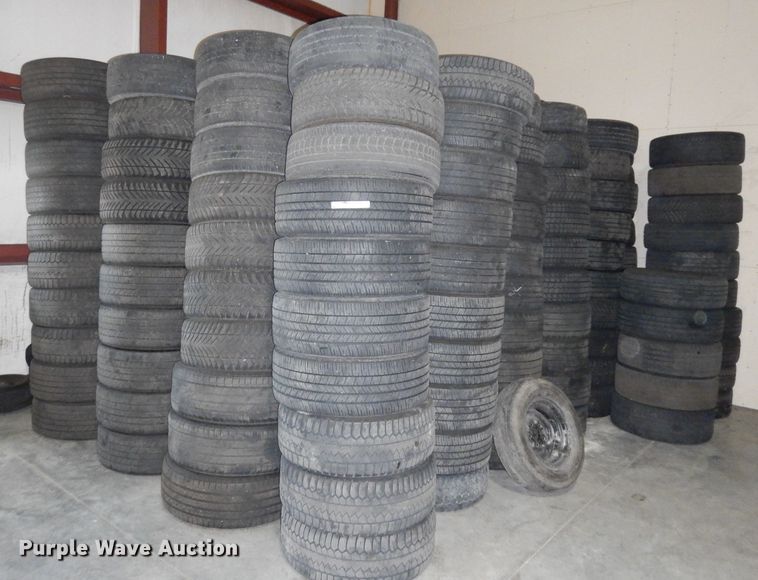 image for item HY9549 Approximately 220 tires