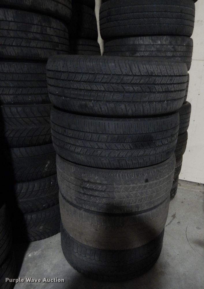 image for item HY9549 Approximately 220 tires