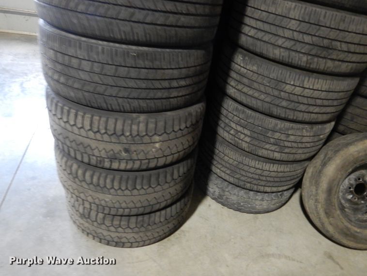 image for item HY9549 Approximately 220 tires