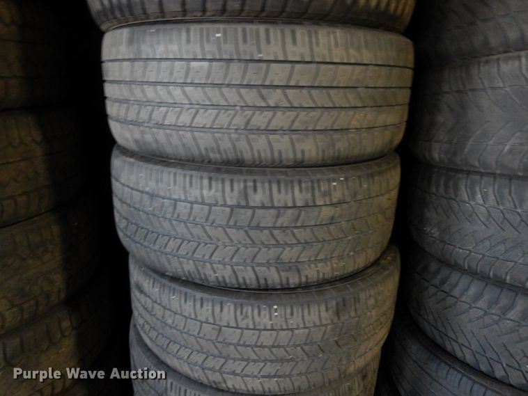 image for item HY9549 Approximately 220 tires