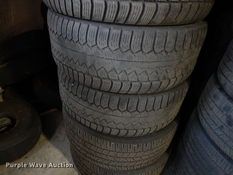 image for item HY9549 Approximately 220 tires