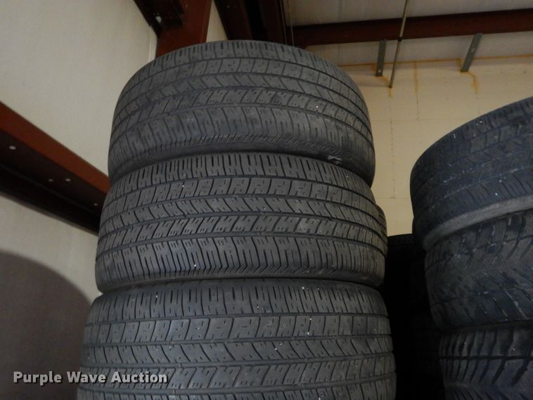 image for item HY9549 Approximately 220 tires