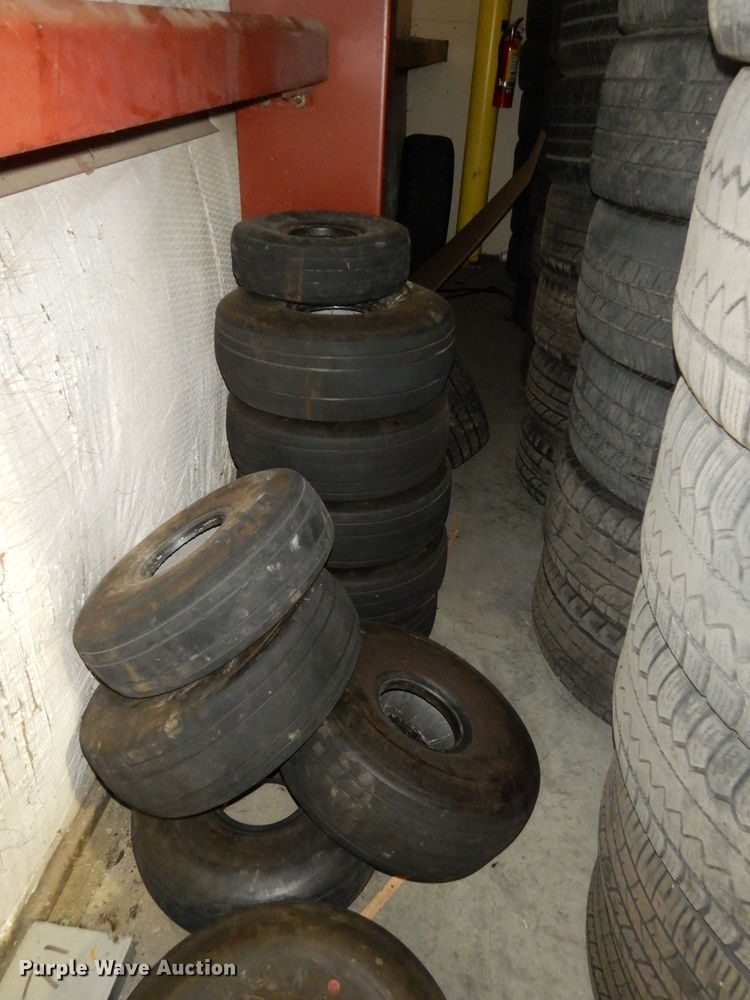 image for item HY9549 Approximately 220 tires