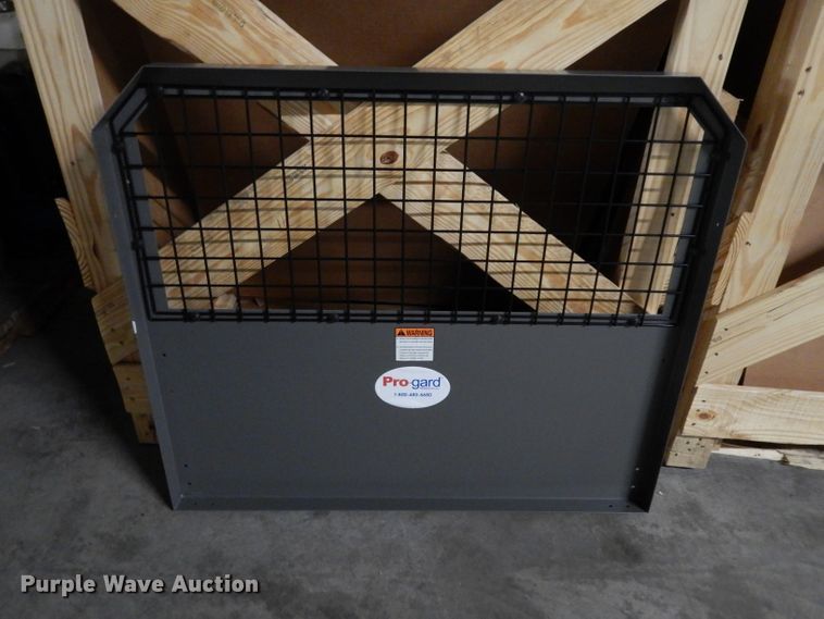 image for item HY9552 Approximately 38 Pro Gard cage dividers