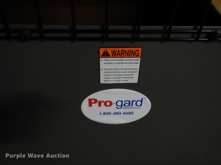 image for item HY9552 Approximately 38 Pro Gard cage dividers