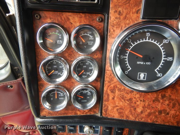 image for item DF5278 2005 Kenworth W900  semi truck