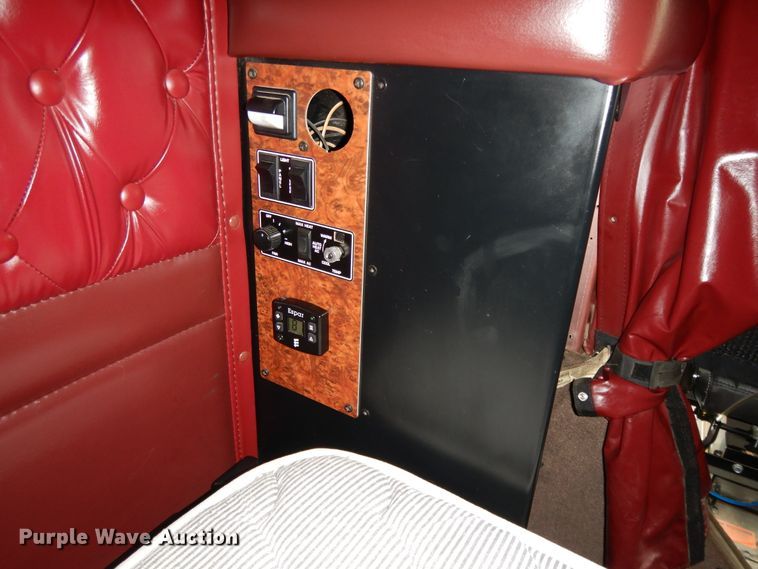 image for item DF5278 2005 Kenworth W900  semi truck