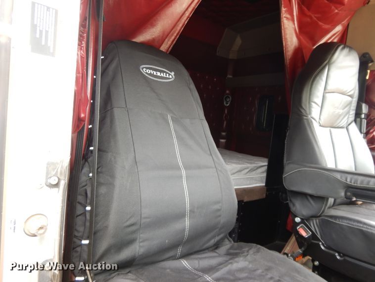 image for item DF5278 2005 Kenworth W900  semi truck