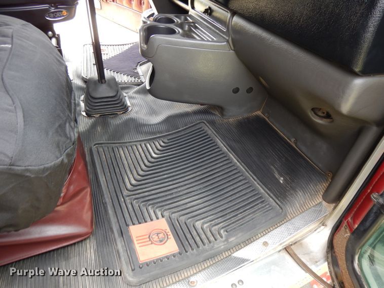 image for item DF5278 2005 Kenworth W900  semi truck