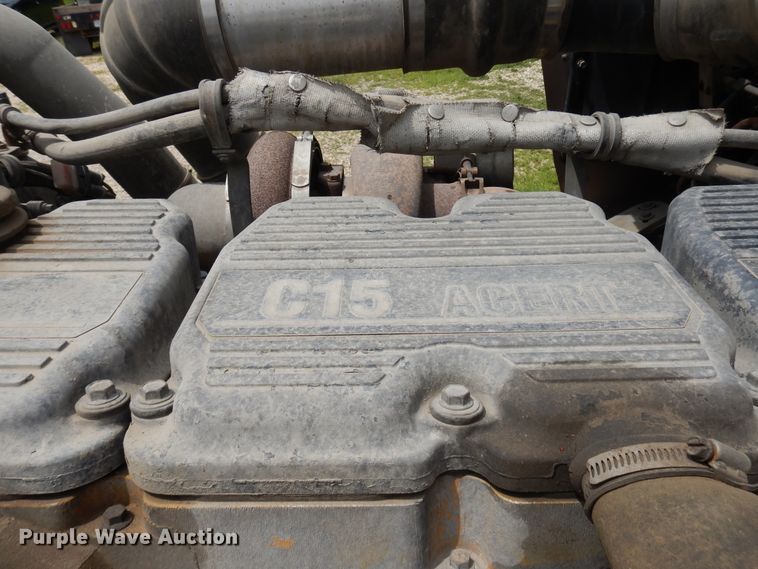 image for item DF5278 2005 Kenworth W900  semi truck