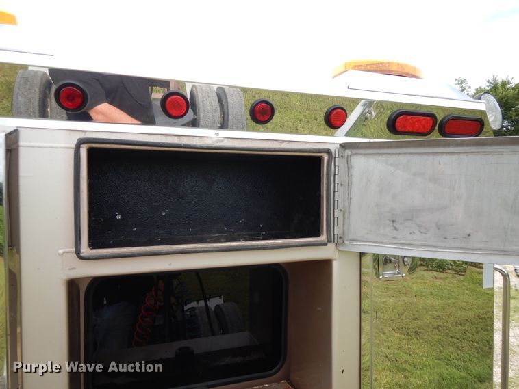 image for item DF5278 2005 Kenworth W900  semi truck