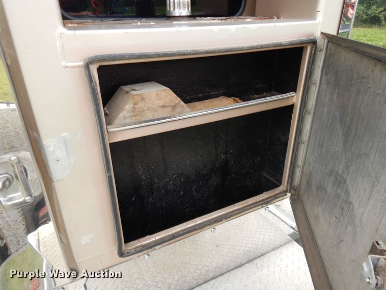 image for item DF5278 2005 Kenworth W900  semi truck