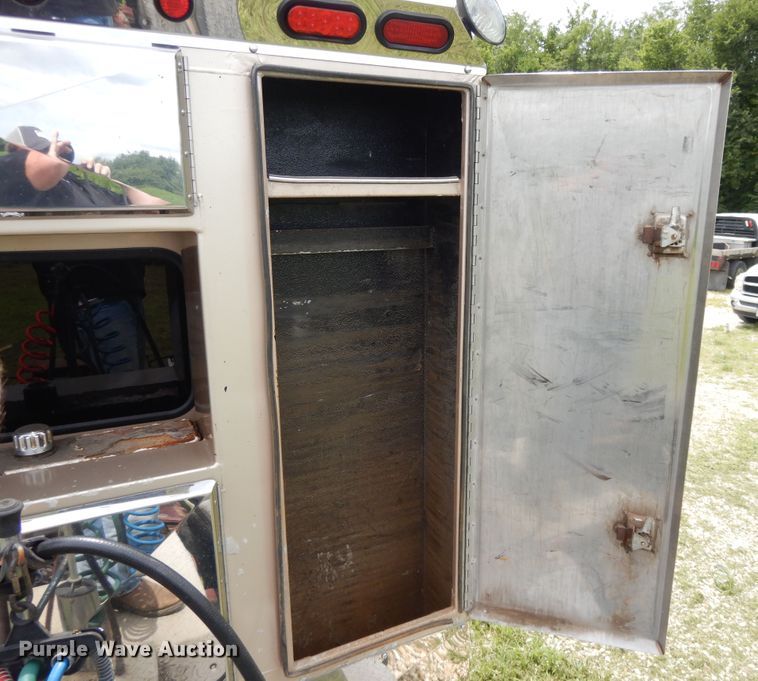 image for item DF5278 2005 Kenworth W900  semi truck