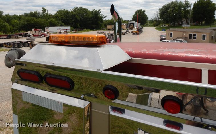 image for item DF5278 2005 Kenworth W900  semi truck