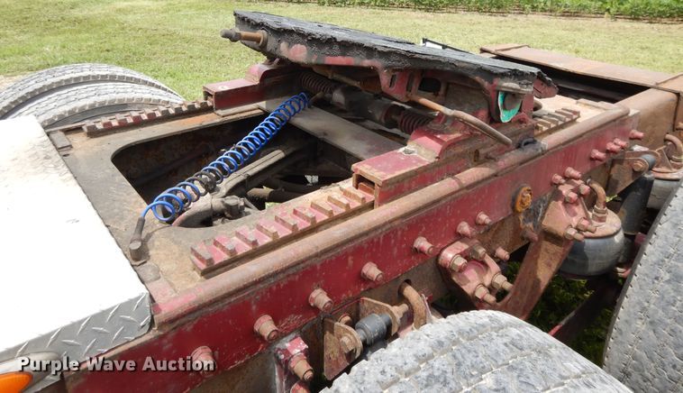 image for item DF5278 2005 Kenworth W900  semi truck