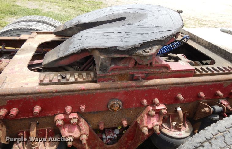 image for item DF5278 2005 Kenworth W900  semi truck