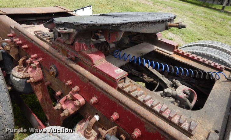 image for item DF5278 2005 Kenworth W900  semi truck