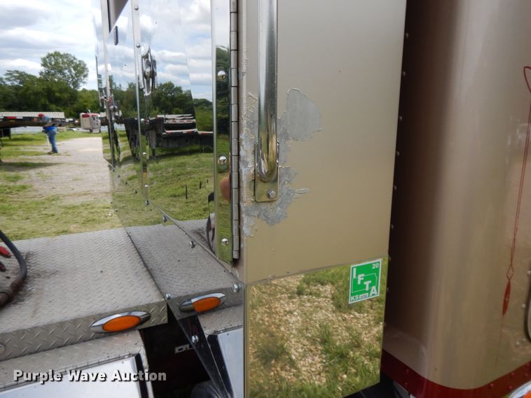 image for item DF5278 2005 Kenworth W900  semi truck