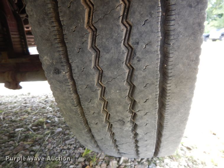 image for item DF5278 2005 Kenworth W900  semi truck