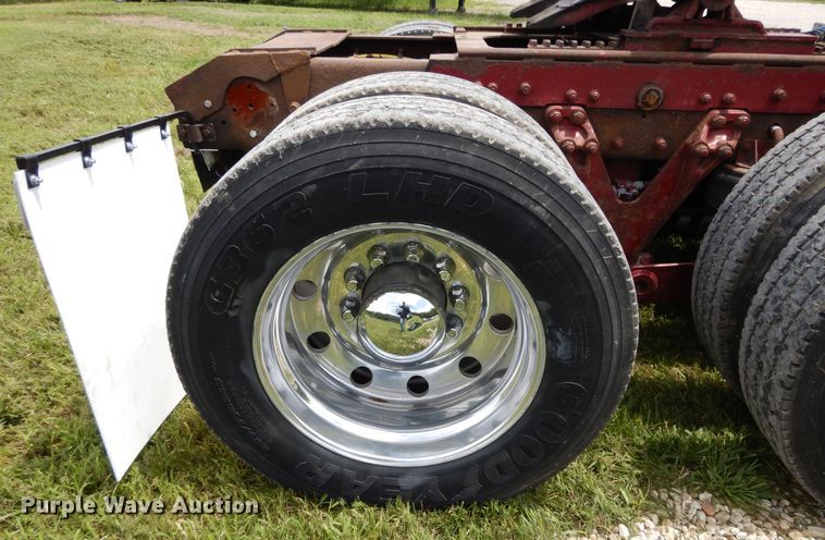 image for item DF5278 2005 Kenworth W900  semi truck