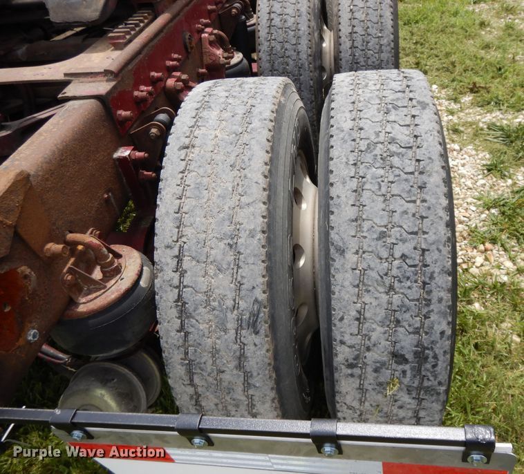 image for item DF5278 2005 Kenworth W900  semi truck