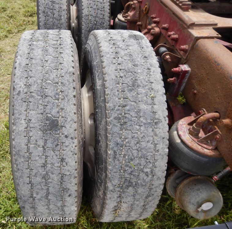 image for item DF5278 2005 Kenworth W900  semi truck