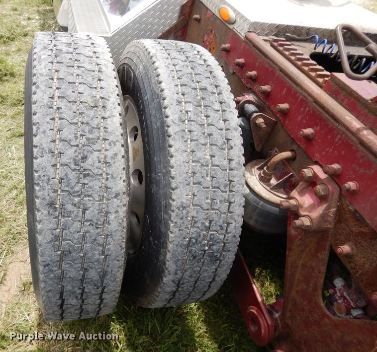 image for item DF5278 2005 Kenworth W900  semi truck