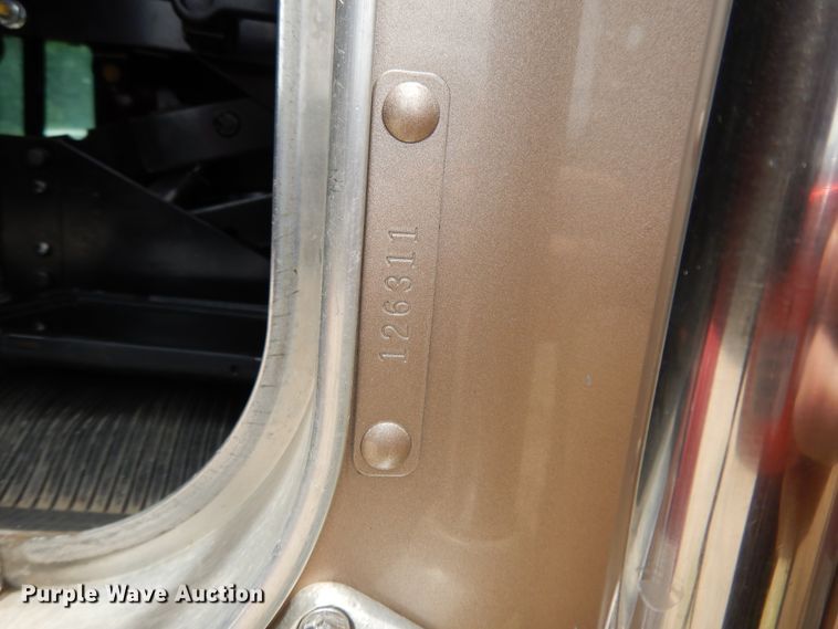 image for item DF5278 2005 Kenworth W900  semi truck