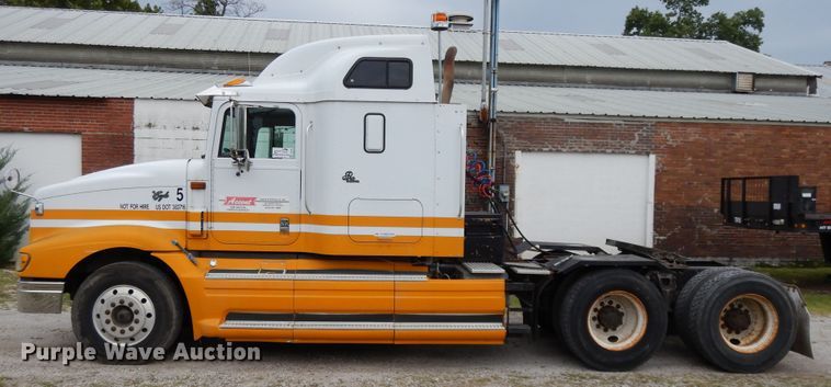 image for item DF5299 1999 International 9400  semi truck