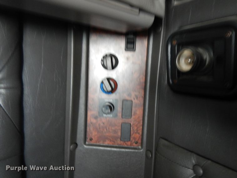 image for item DF5299 1999 International 9400  semi truck