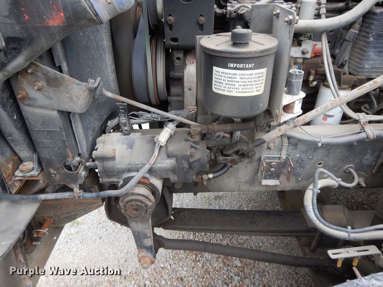 image for item DF5299 1999 International 9400  semi truck