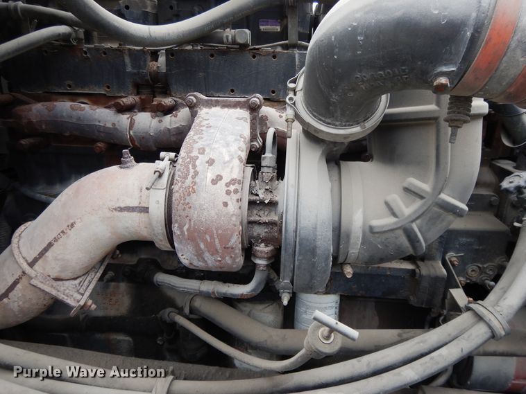 image for item DF5299 1999 International 9400  semi truck