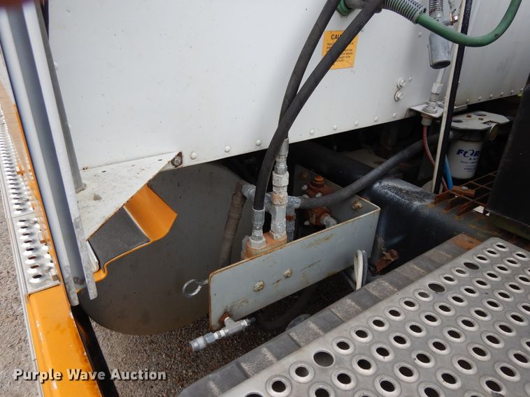 image for item DF5299 1999 International 9400  semi truck