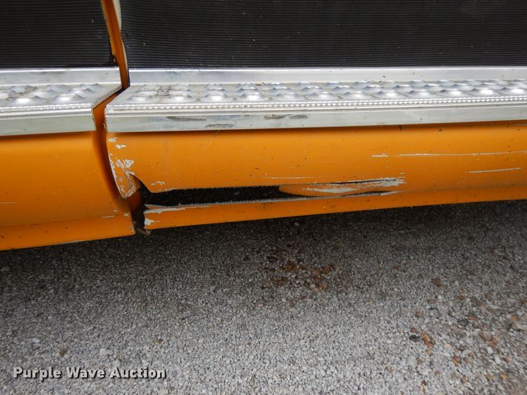 image for item DF5299 1999 International 9400  semi truck