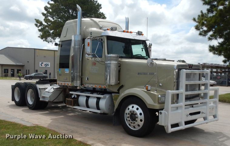 image for item DG6868 2007 Western Star 4900FA  semi truck