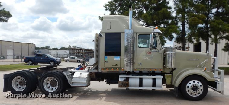 image for item DG6868 2007 Western Star 4900FA  semi truck