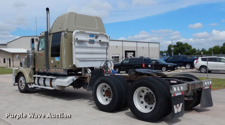 image for item DG6868 2007 Western Star 4900FA  semi truck