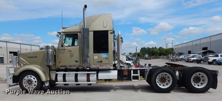 image for item DG6868 2007 Western Star 4900FA  semi truck