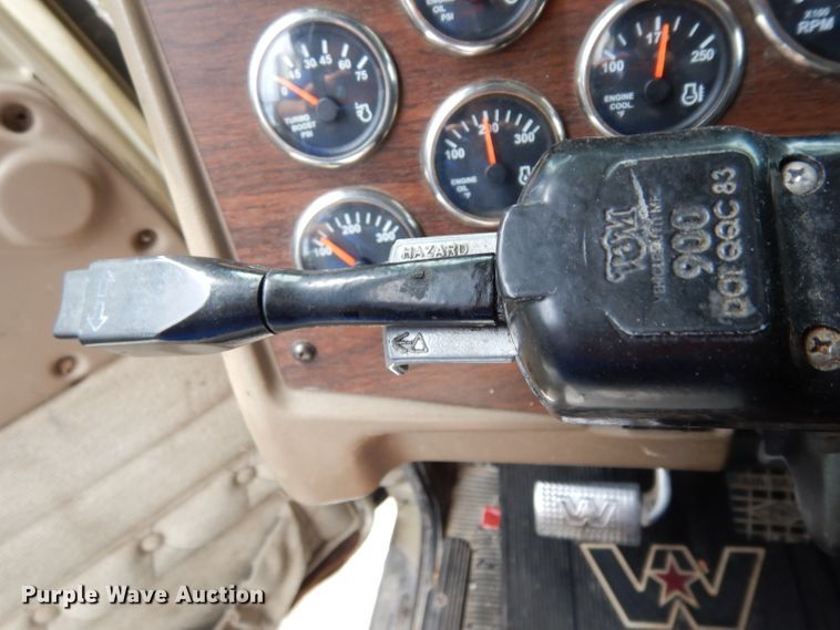 image for item DG6868 2007 Western Star 4900FA  semi truck