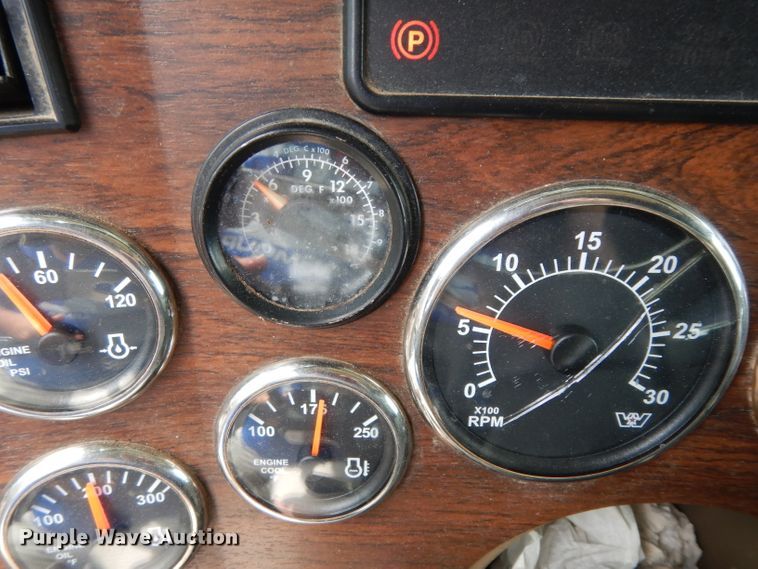 image for item DG6868 2007 Western Star 4900FA  semi truck