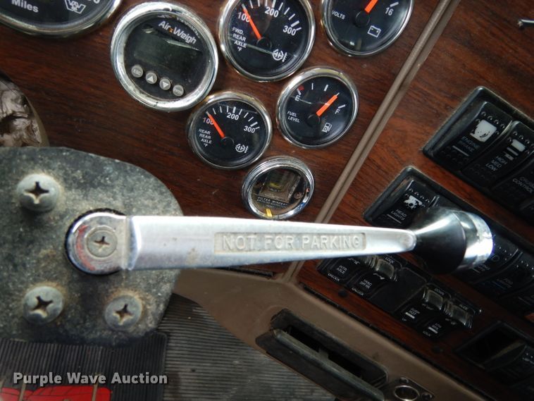 image for item DG6868 2007 Western Star 4900FA  semi truck