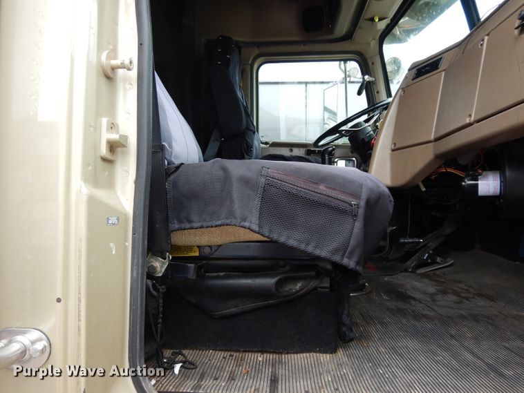 image for item DG6868 2007 Western Star 4900FA  semi truck