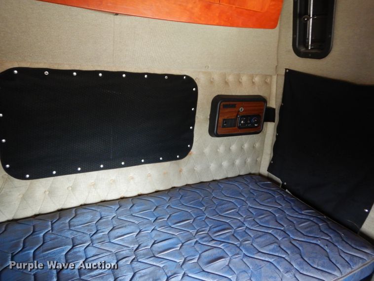 image for item DG6868 2007 Western Star 4900FA  semi truck